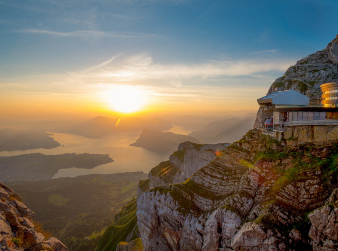 0072_Gipfelglueck_Schoene Aussichten Touristik_Pilatus_Sonnenaufgang Bellevue Sommer